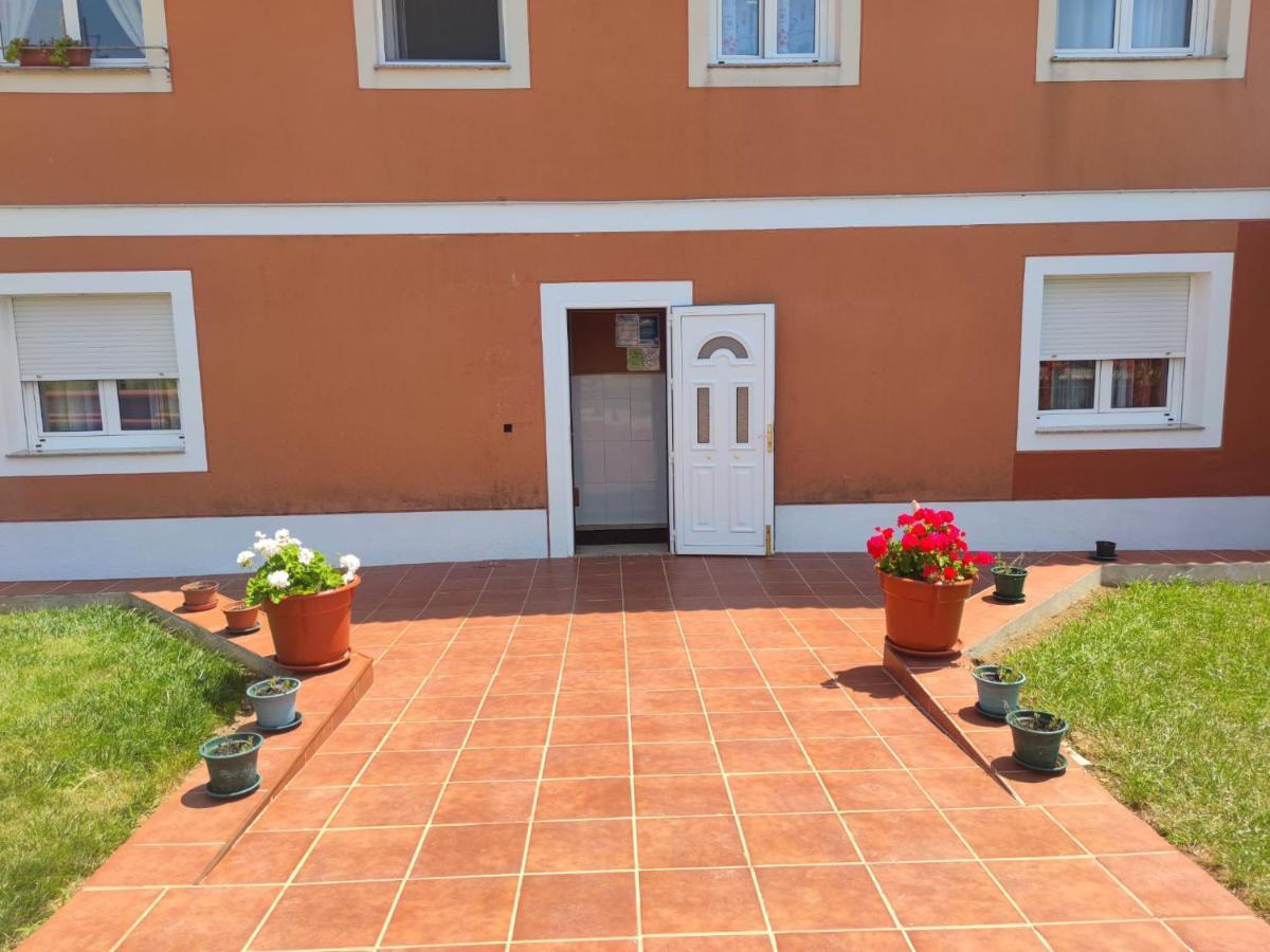 Apartamentos Turisticos Lemos О Педрусо Екстериор снимка