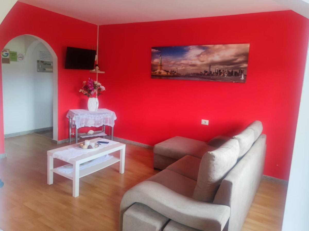 Apartamentos Turisticos Lemos О Педрусо Екстериор снимка